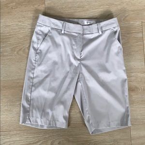 Greg Norman Golf shorts - Size 4